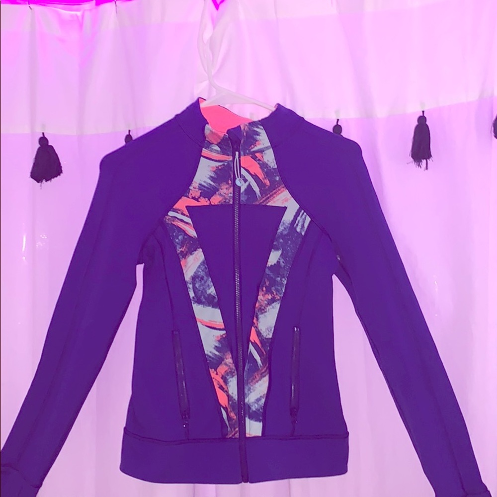 ivivva sweatshirt with design.